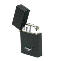 Briquet Pierre Cardin - Smooth Black 7 Briquet Pierre Cardin - Smooth Black -Fumeurs Fournitures Magasin briquet pierre cardin smooth black 2