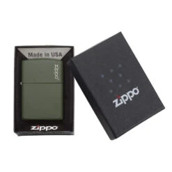 Briquet Zippo Logo - Vert Mat 7 Briquet Zippo Logo - Vert Mat -Fumeurs Fournitures Magasin briquet zippo logo vert mat 2